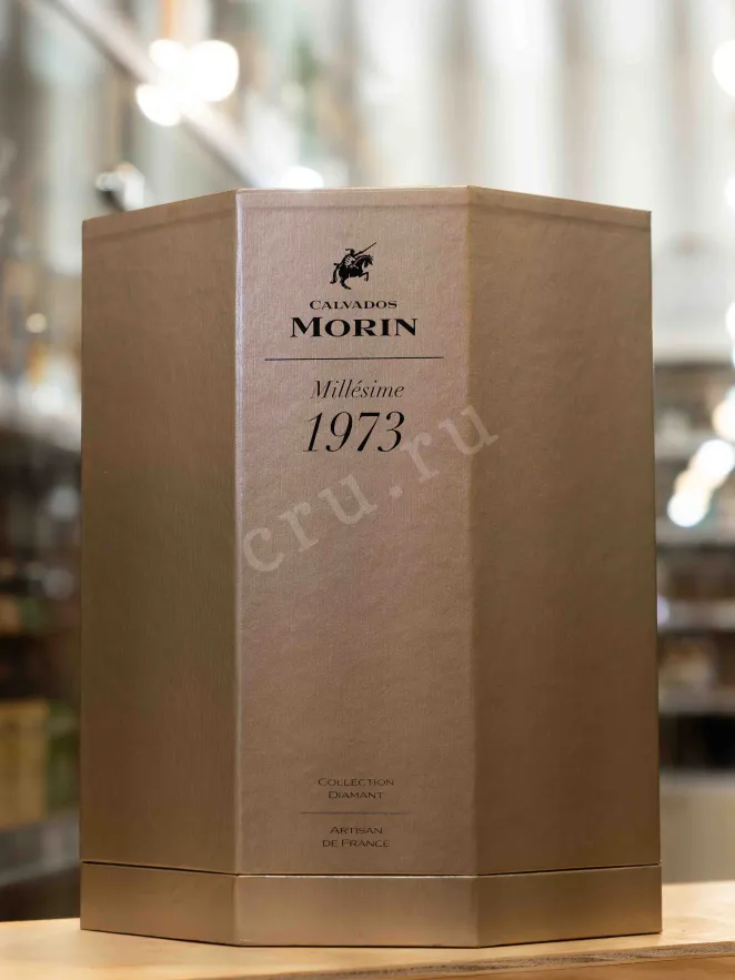 В магазине Крю Профи Morin Millesime 1973 gift box 1973 0.7 л