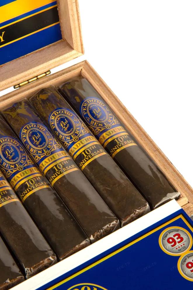 Бант сигары Perdomo Reserva 10th Anniversary Robusto Maduro *25