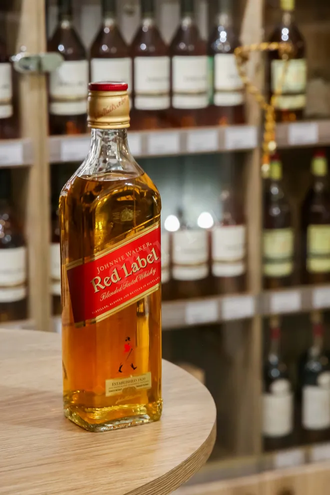В магазине Крю Профи Johnnie Walker Red Label 0.5 л