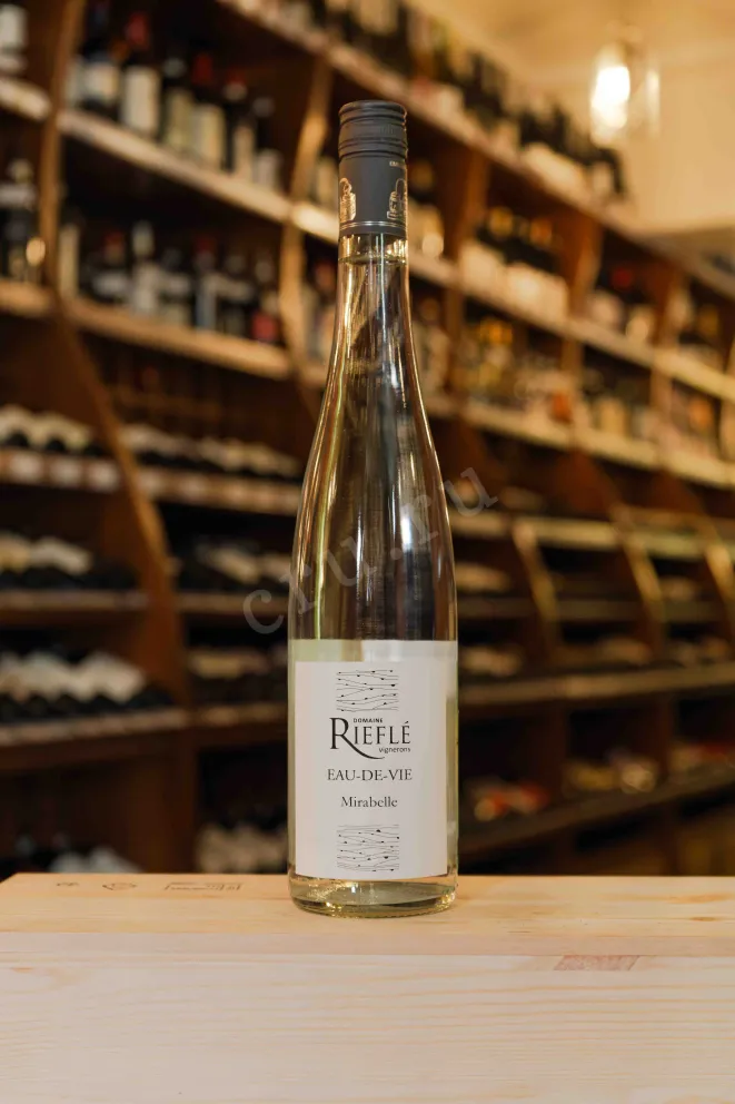 В магазине Крю Профи Domaine Riefle Eau-de-Vie Mirabelle 0.7 л