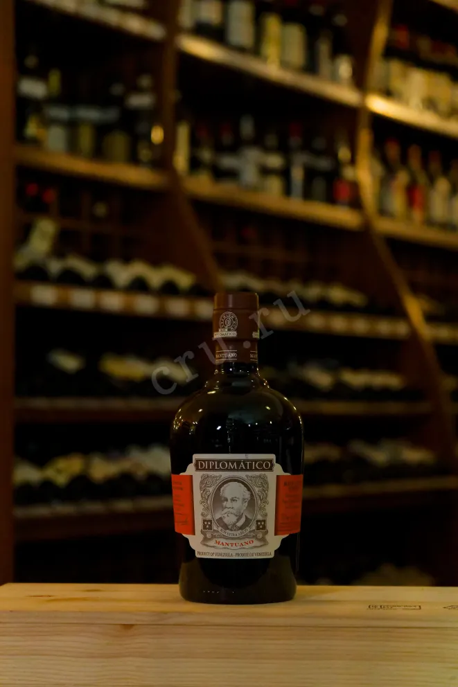 В магазине Крю Профи Botucal Diplomatico Mantuano in tube 0.7 л