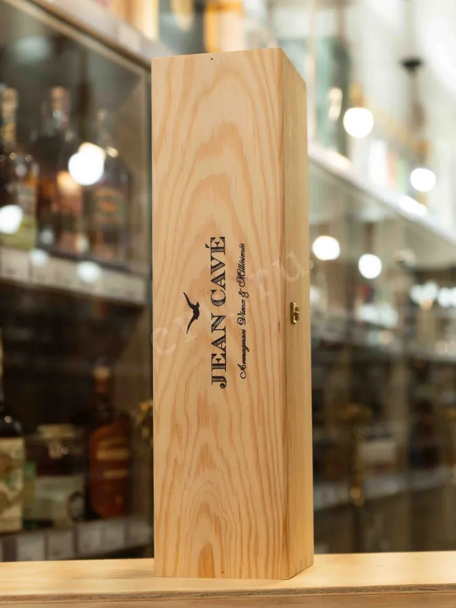 В магазине Крю Профи Jean Cave Vieil Armagnac AOC wooden box 1985 0.7 л
