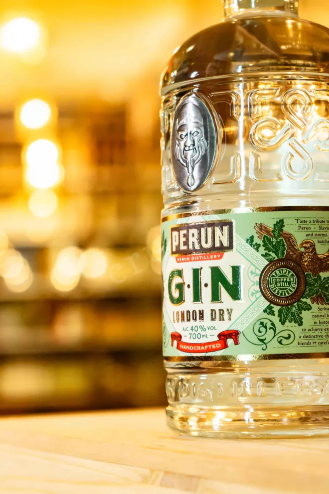 В магазине Крю Профи Perun London Dry 0.7 л