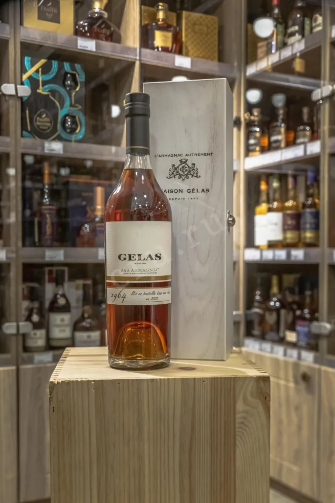 В магазине Крю Профи Gelas 1964 0.7 л