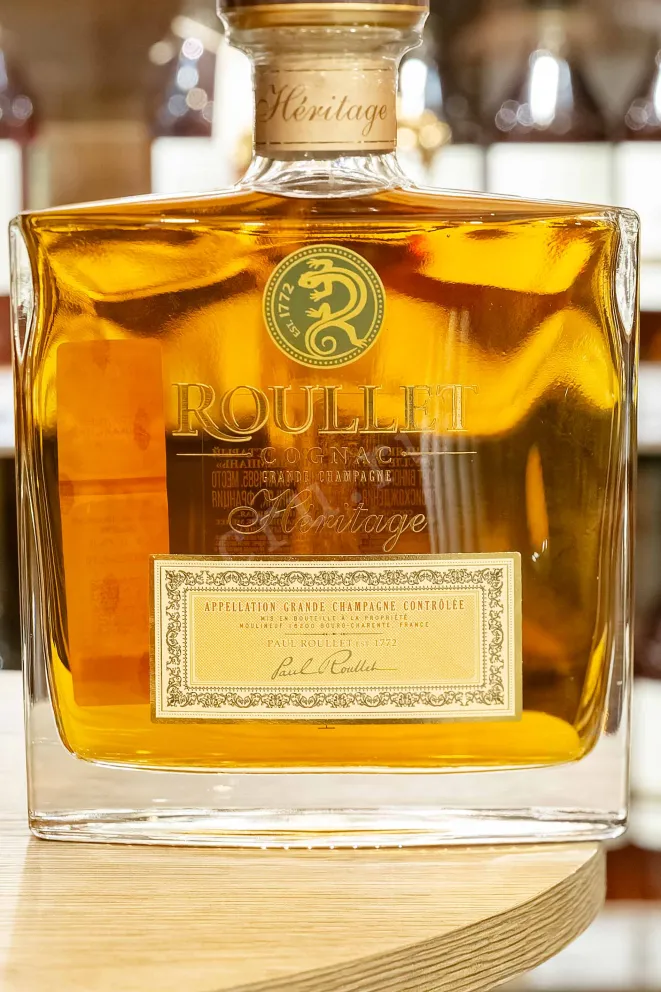 В магазине Крю Профи Roullet Heritage Grande Champagne gift box 0.7 л