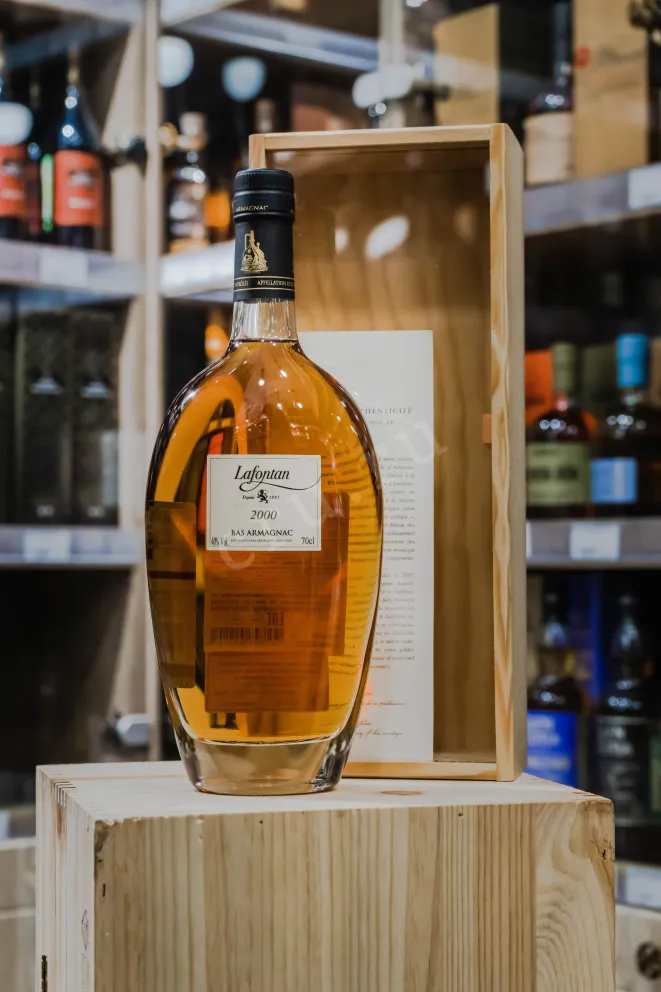 В магазине Крю Профи Lafontan Millesime 2000 0.7 л