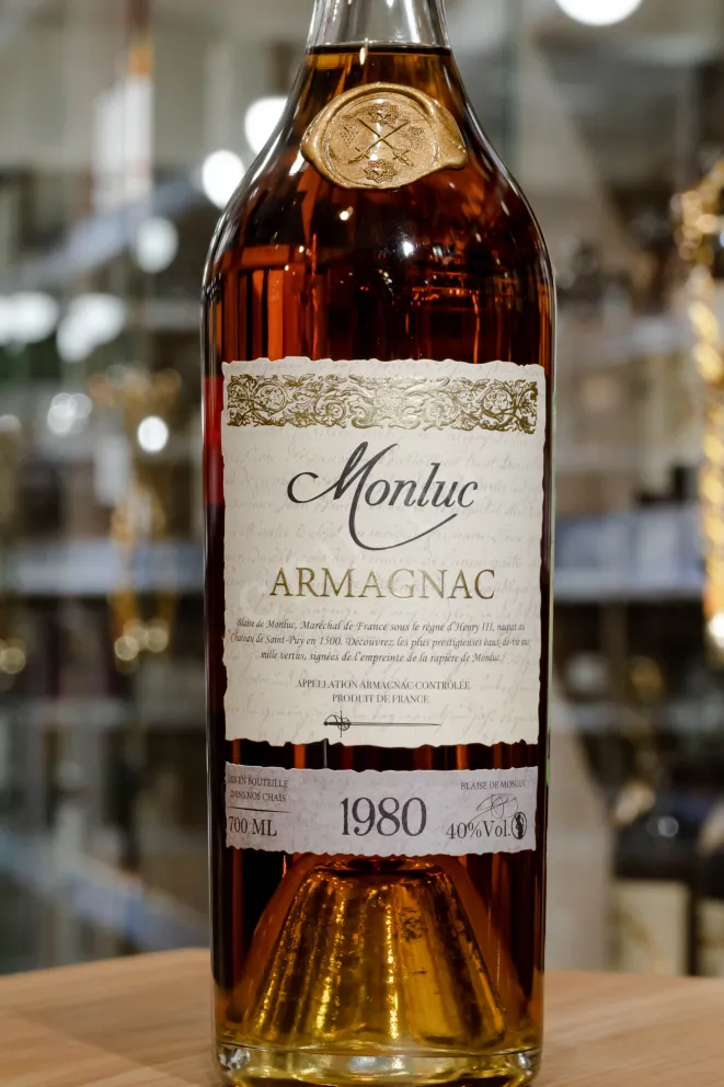 В магазине Крю Профи Monluc 1980 0.7 л