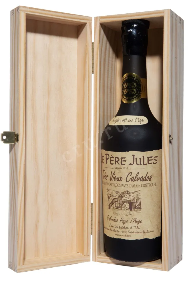 В деревянной коробке Le Pere Jules Pays d'Auge 40 ans 0.7 л