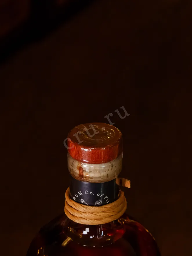 Пробка Ratu Dark Rum 0.7 л
