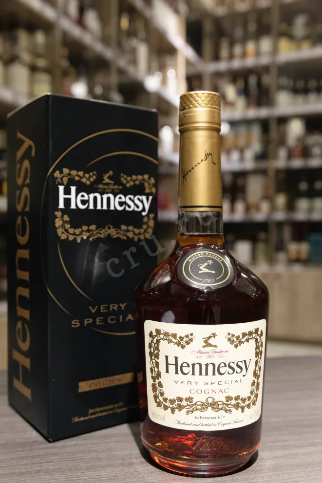 В магазине Крю Профи Hennessy VS gift box 0.7 л