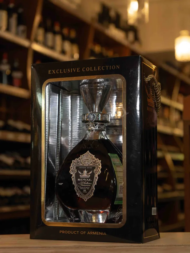 В магазине Крю Профи Ginevan Royal Collection Silver XO 25 years old in gift box 0.75 л