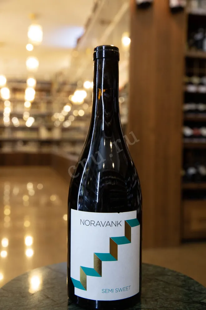В магазине Крю Профи Noravank Red Semi-Sweet 2021 0.75 л