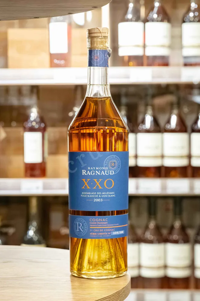 В магазине Крю Профи Raymond Ragnaud XXO Grand Champagne 1er Cru De Cognac in gift box 0.7 л