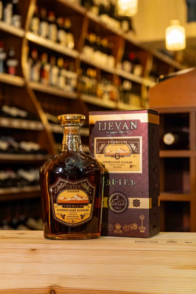 В магазине Крю Профи Ijevan Premium 5 Years Old in gift box 0.5 л
