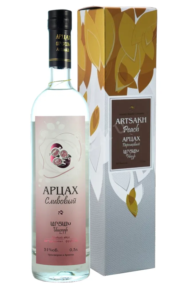 Водка Арцах Сливовая в подарочной упаковке  0.5 л