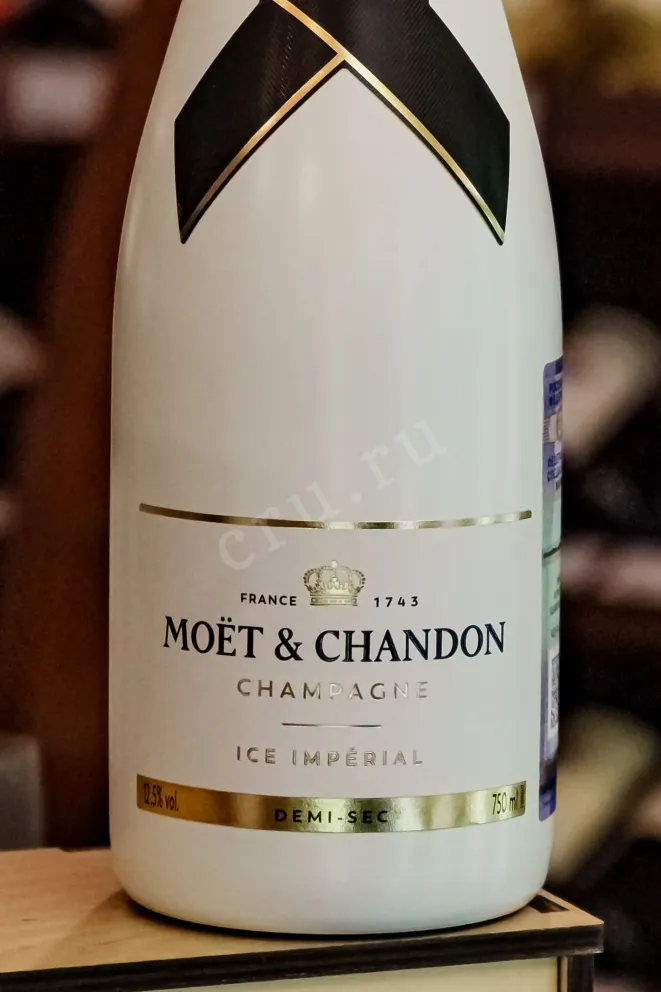 В магазине Крю Профи Moet & Chandon Ice Imperial Demi-Sec 2021 0.75 л