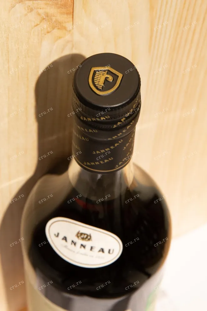 Пробка Janneau 1983 0.7 л
