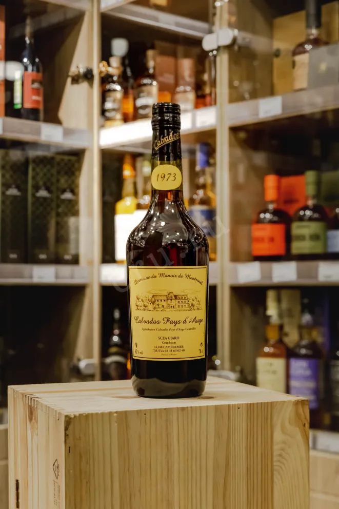 В магазине Крю Профи Domaine du Manoir du Montreuil Calvados Pays dAuge 1973 0.7 л