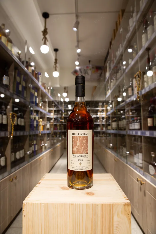 В магазине Крю Профи De Pontiac Bas-Armagnac in wooden box 1985 0.7 л