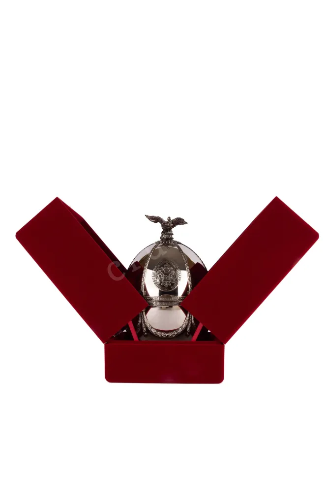 В подарочной коробке Imperial Collection Super Premium Faberge Silver 0.7 л