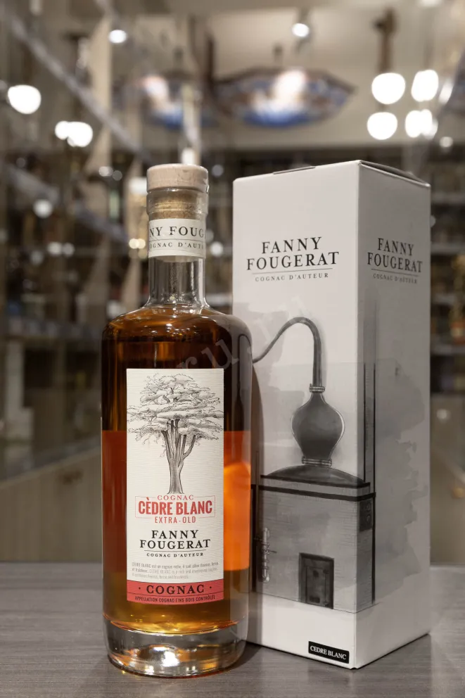 В магазине Крю Профи Fanny Fougerat Cedre Blanc Extra Old Fins Bois in gift box 0.7 л