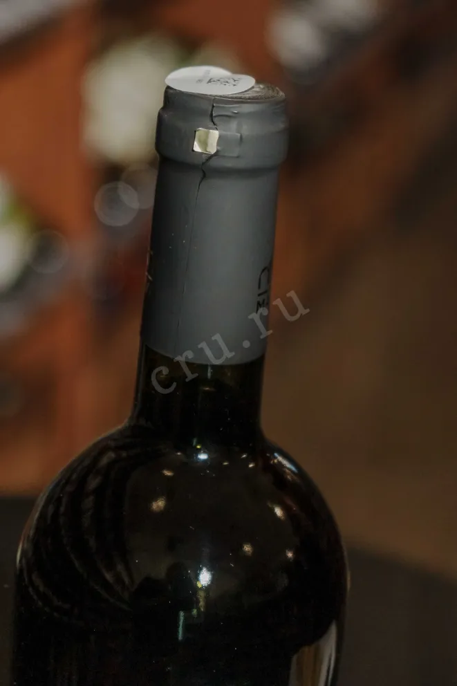 Пробка Chateau Manavi Alazani Valley Red 2020 0.75 л