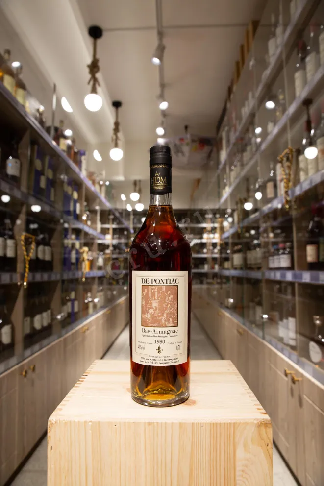 В магазине Крю Профи De Pontiac Bas-Armagnac in wooden box 1980 0.7 л