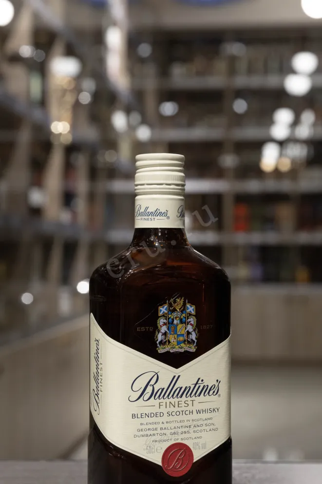В магазине Крю Профи Ballantines 0.5 л