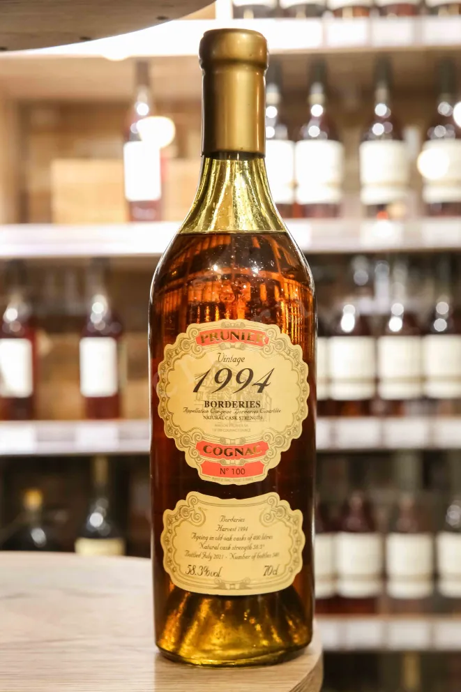 В магазине Крю Профи Prunier Vintage 1994 Borderies AOC in wooden box 1994 0.7 л