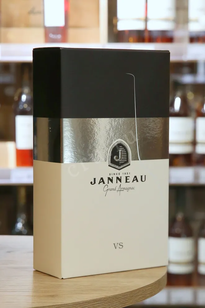 В магазине Крю Профи Janneau VS 0.7 л