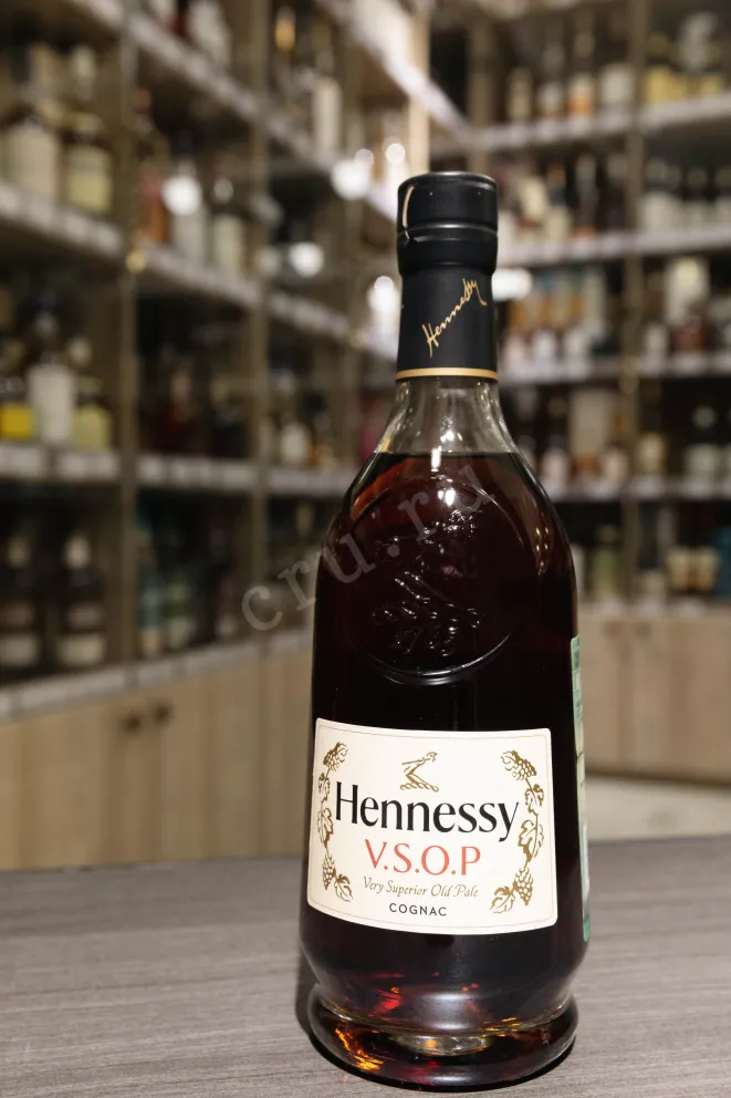 В магазине Крю Профи Hennessy VSOP 0.7 л