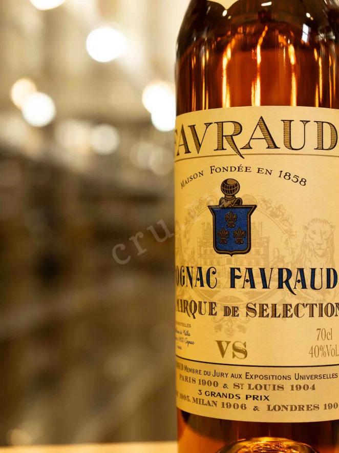 В магазине Крю Профи Favraud VS 0.7 л