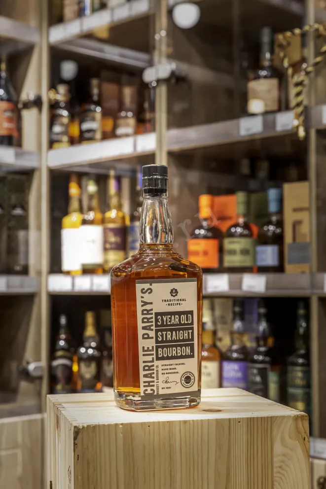 В магазине Крю Профи Charlie Parrys 3 year 0.7 л