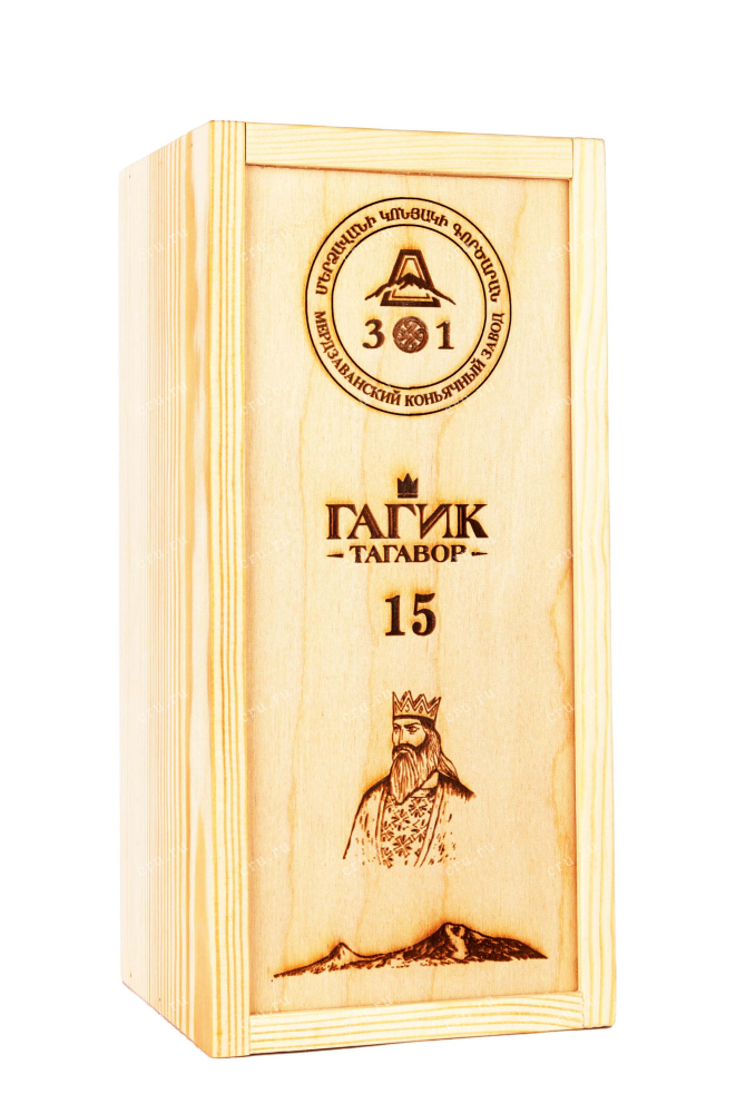 Деревянная коробка Gagik Tagavor 15 years wooden box 2007 0.7 л