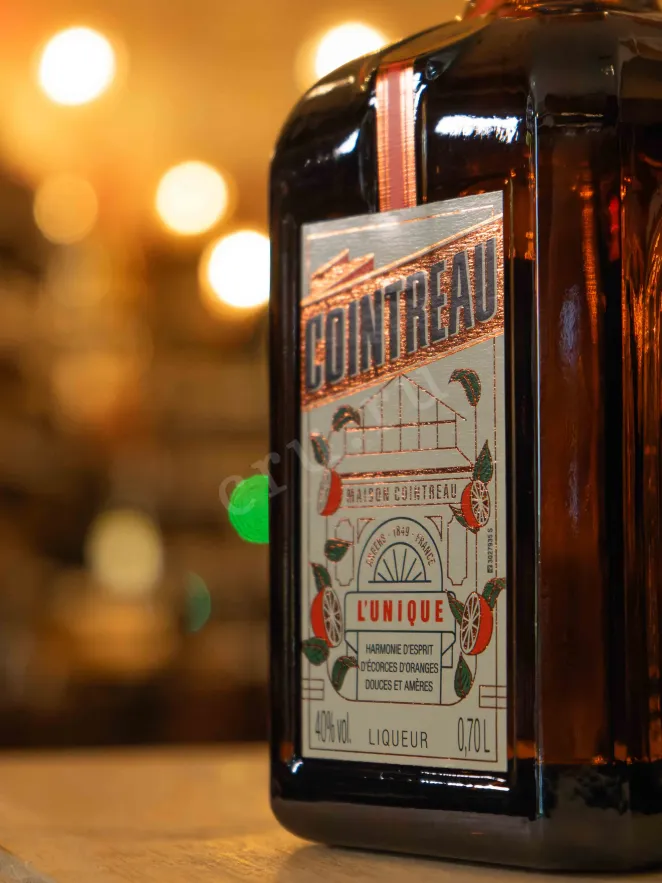 В магазине Крю Профи Cointreau 0.7 л