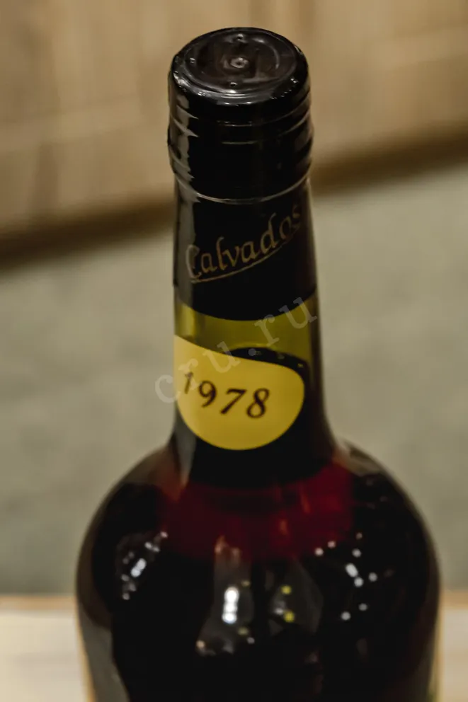 Пробка Domaine du Manoir de Montreuil Calvados Pays dAuge 1978 0.7 л