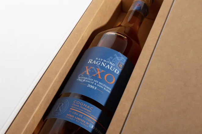 В подарочной коробке Raymond Ragnaud XXO Grand Champagne 1er Cru De Cognac in gift box 2003 0.7 л
