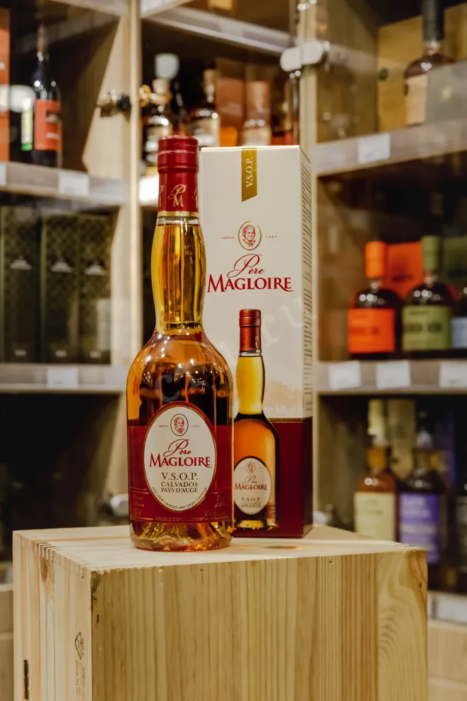 В магазине Крю Профи Pere Magloire VSOP 0.5 л