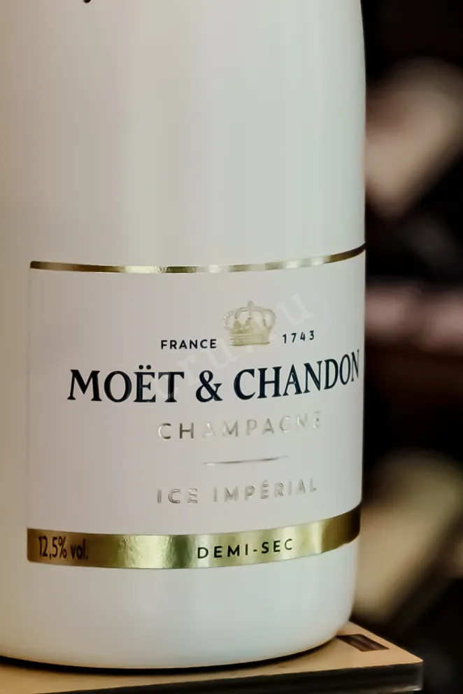 В магазине Крю Профи Moet & Chandon Ice Imperial Demi-Sec 2021 0.75 л