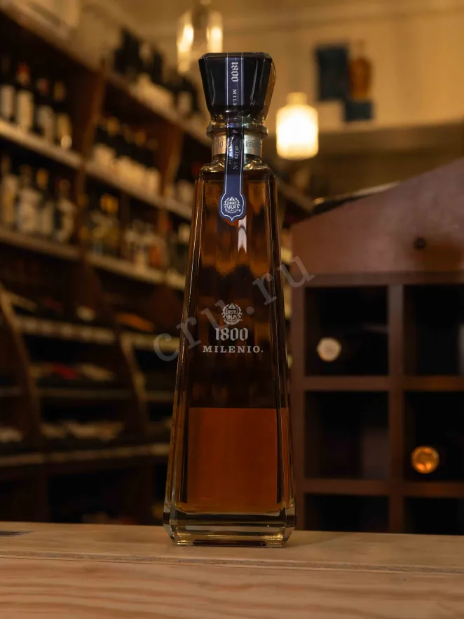 В магазине Крю Профи Jose Cuervo 1800 Milenio Extra Anejo in gift box 0.7 л