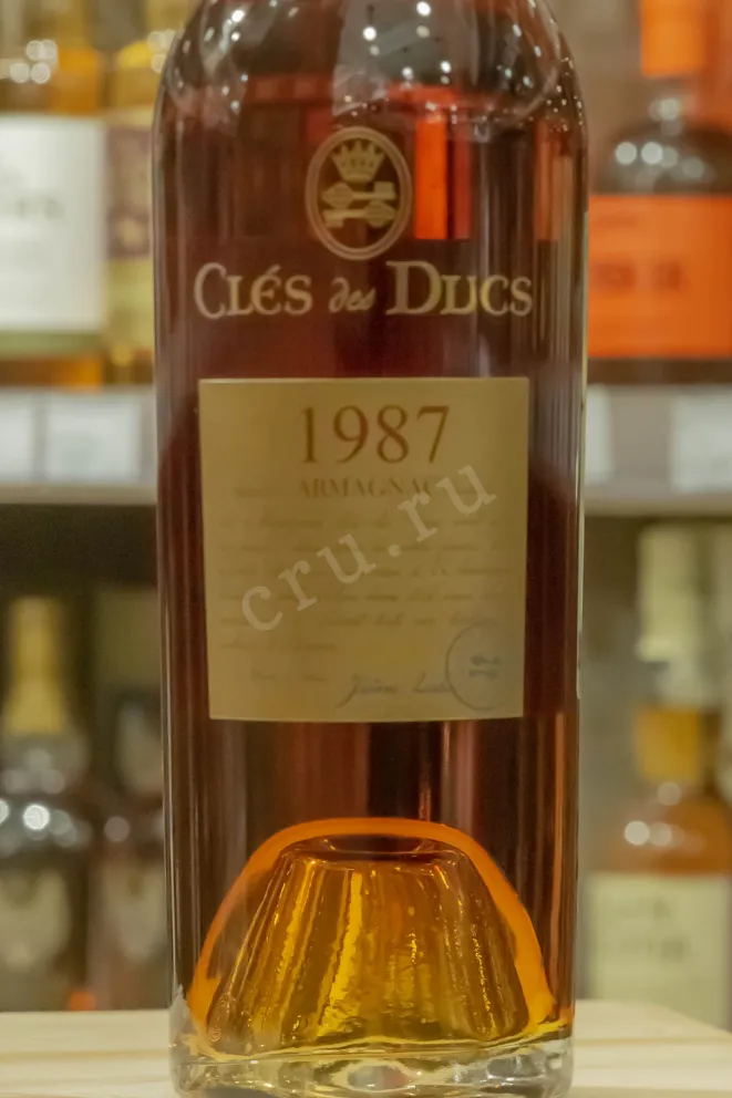 В магазине Крю Профи Cles des Ducs 1987 0.7 л