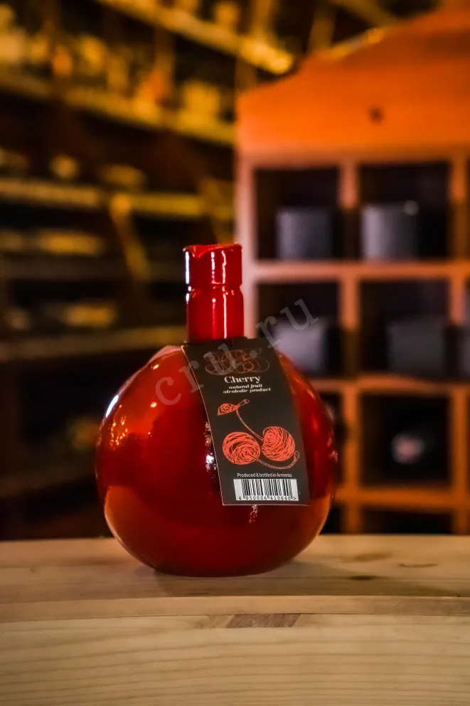 В магазине Крю Профи 365 wines Cherry in a souvenir bottle 0.75 л