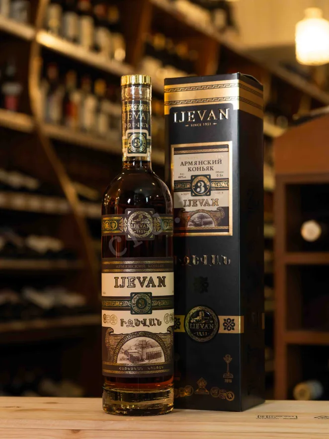 В магазине Крю Профи Ijevan 3 years in gift box 0.5 л