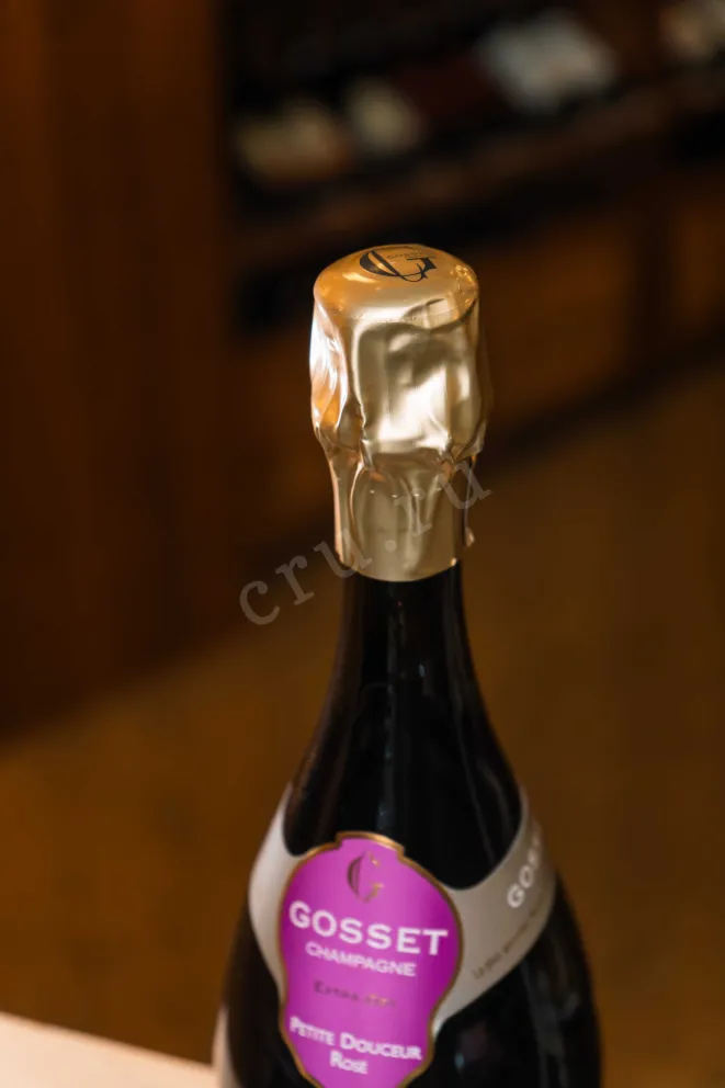 Пробка Gosset Petite Douceur gift box 0.75 л