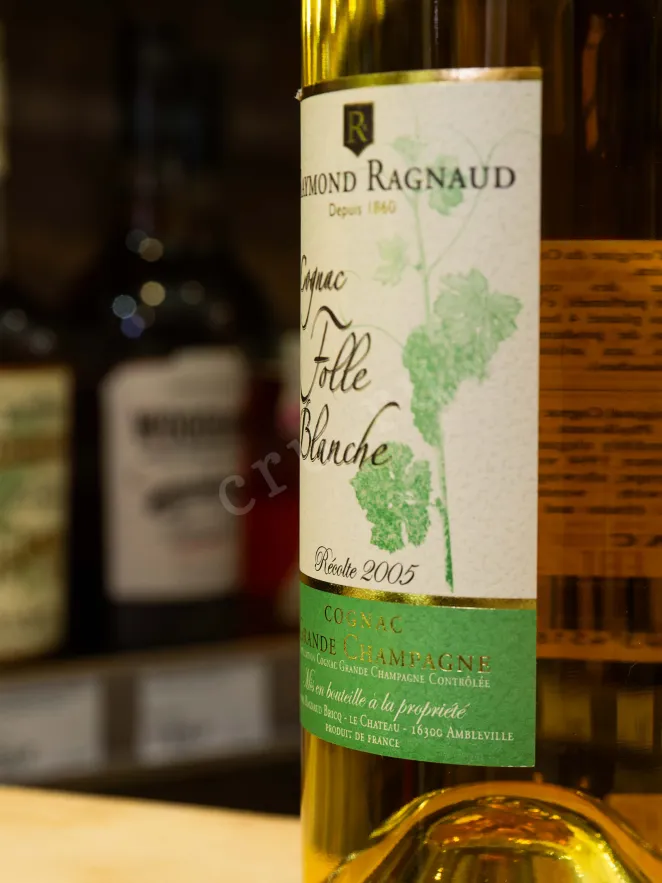 В магазине Крю Профи Raymond Ragnaud Grande Champagne Folle Blanche Millesime in tube 2005 0.7 л
