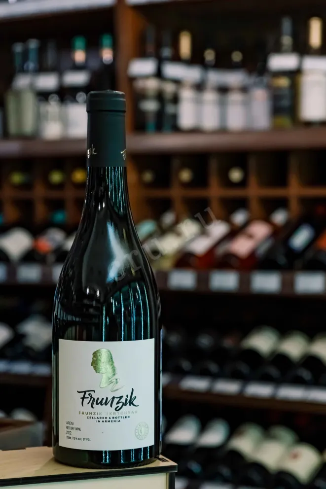 В магазине Крю Профи Frunzik Red Dry 2022 0.75 л
