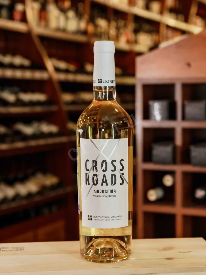 В магазине Крю Профи Crossroads Voskehat Chardonnay 2019 0.75 л