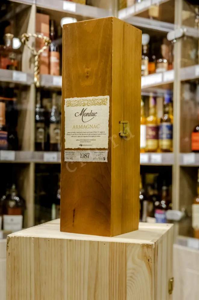 В магазине Крю Профи Monluc 1987 0.7 л