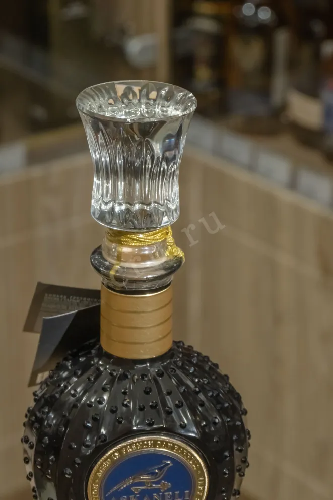 Пробка Askaneli 25 years old gift box 0.7 л