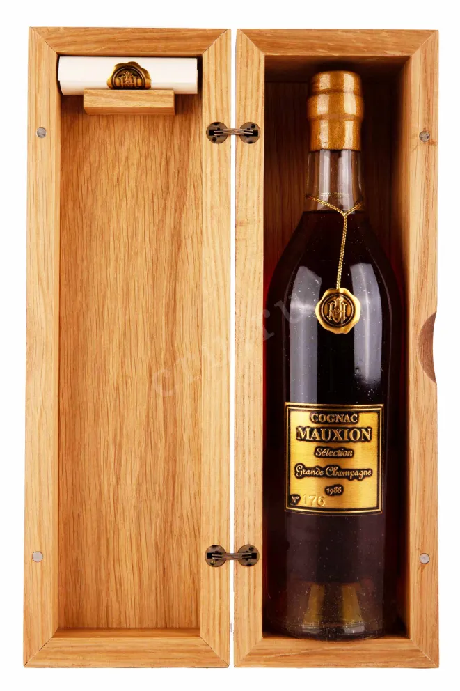 В деревянной коробке Mauxion Selection Grand Champagne 1988 0.7 л
